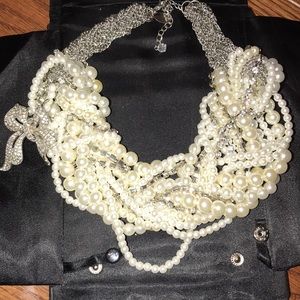 White House Black Market statement necklace